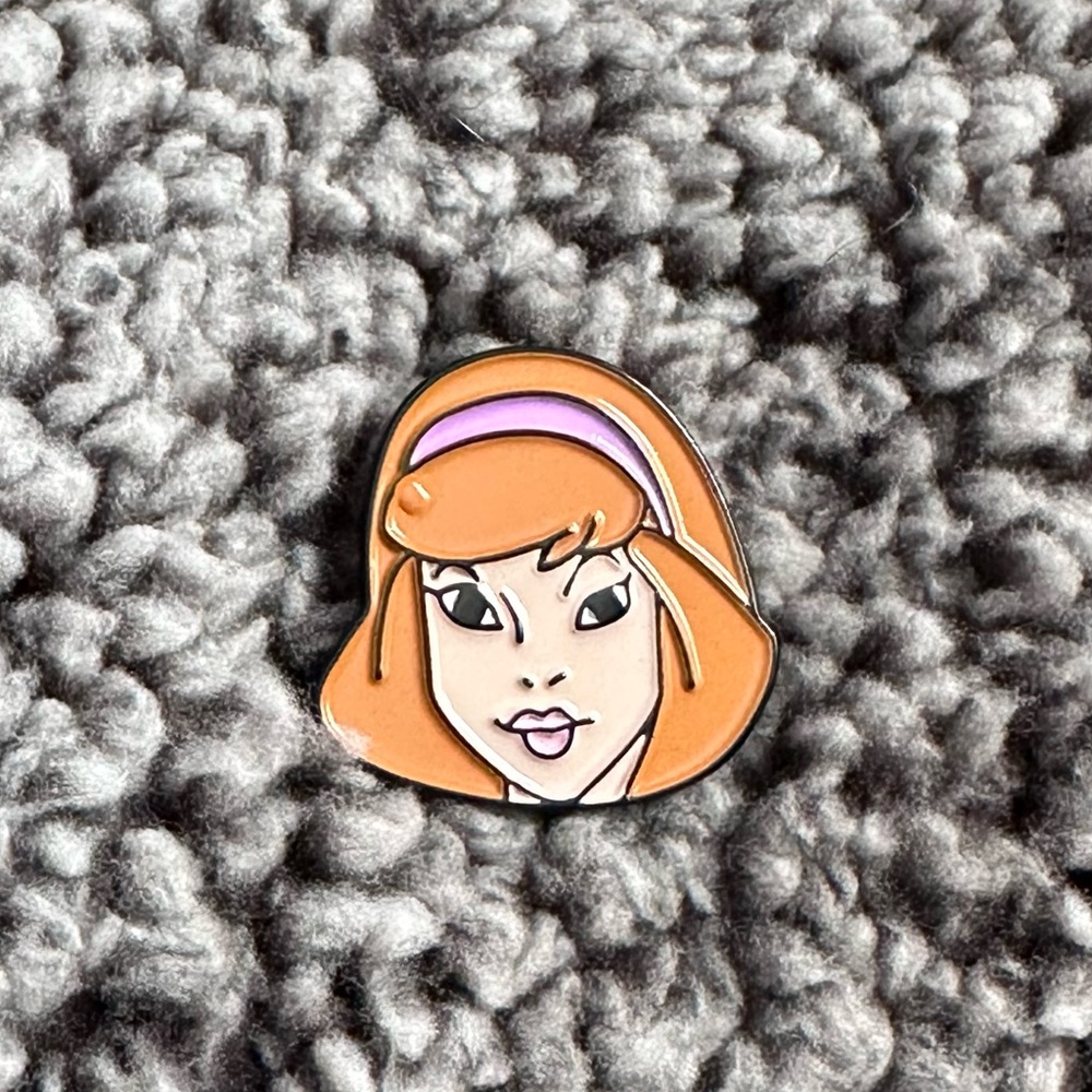 Daphne Pin